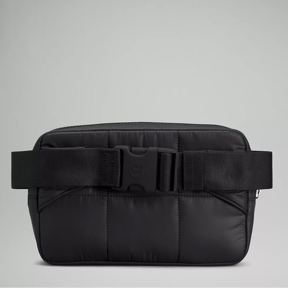 lululemon quilted grid belt bag 🖤 - Picture 2 of 3